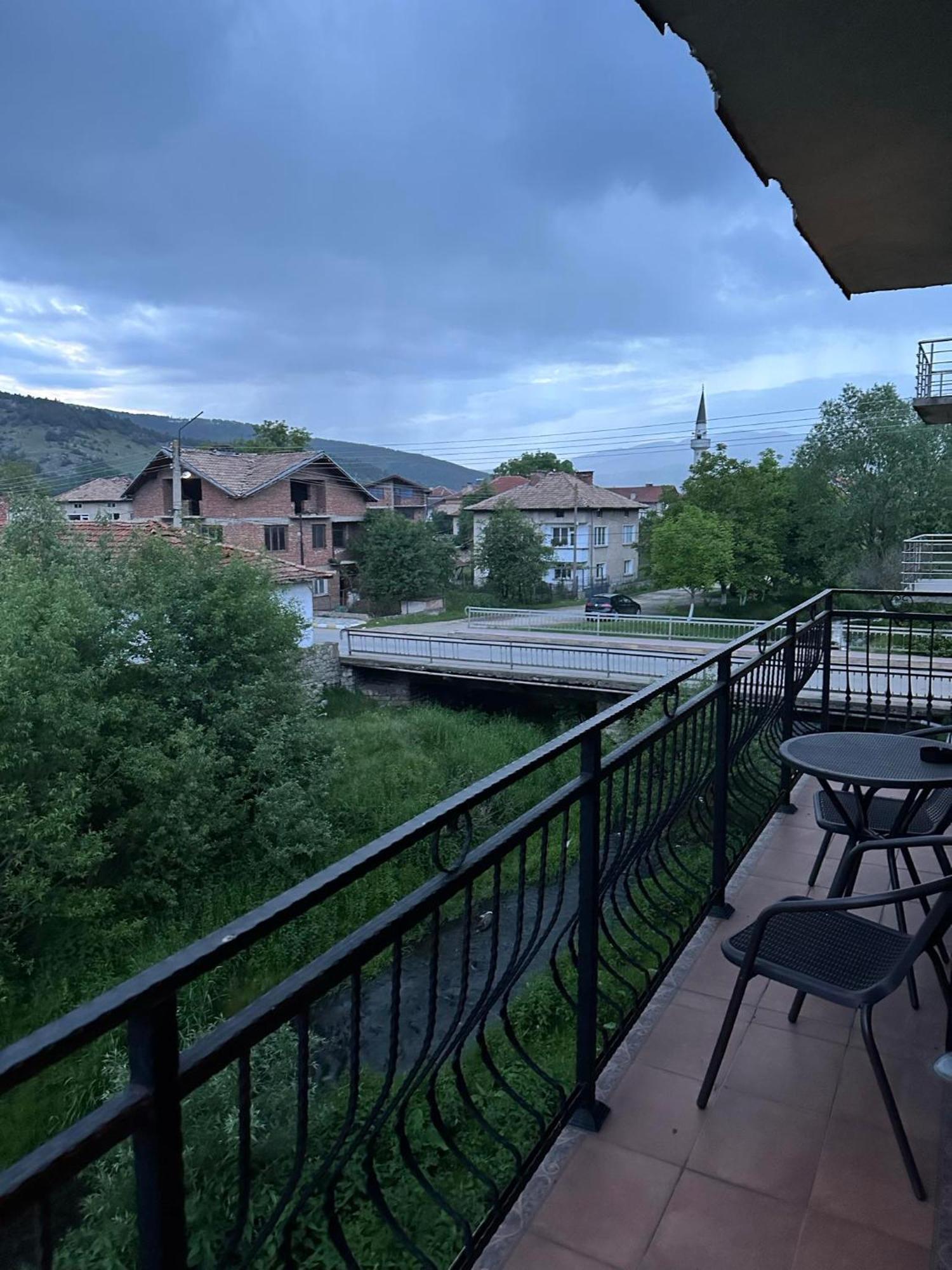Къща За Гости Арнаудови Kostandovo Exterior photo